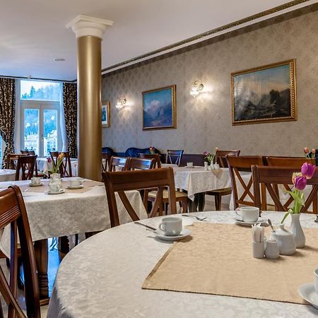 Spa Hotel Schlosspark Κάρλοβι Βάρι Εξωτερικό φωτογραφία
