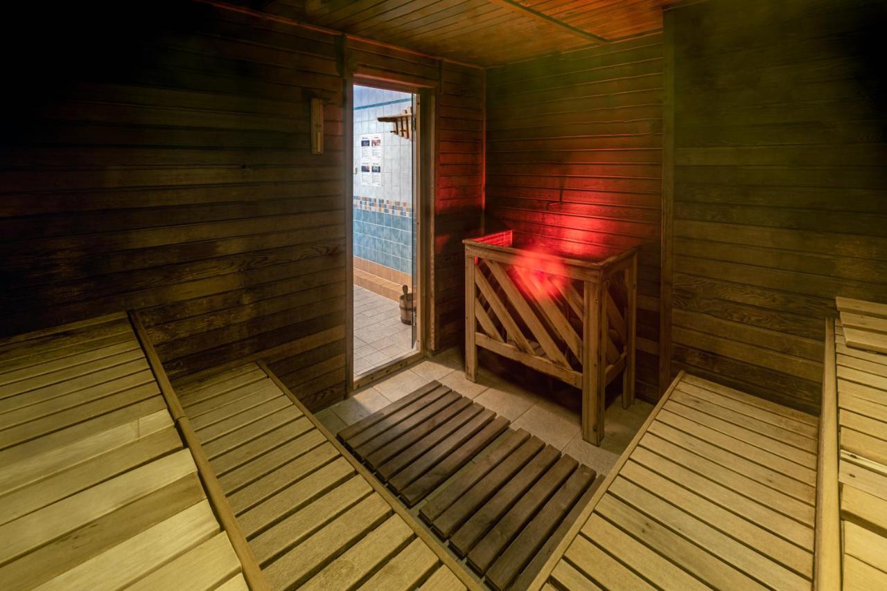 Spa Hotel Schlosspark Κάρλοβι Βάρι Εξωτερικό φωτογραφία