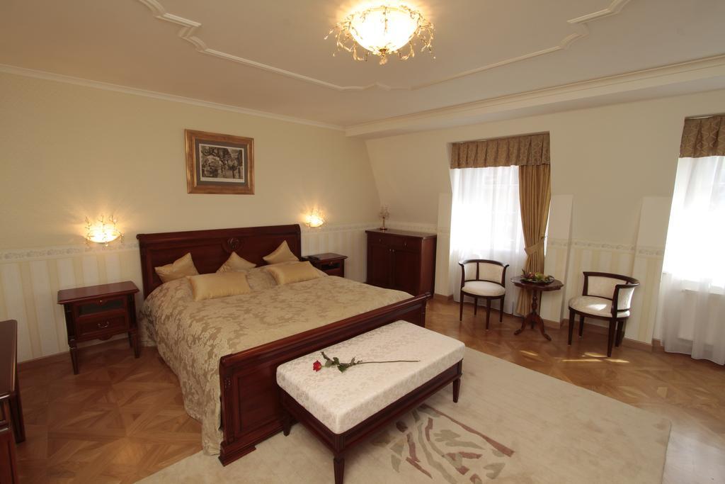 Spa Hotel Schlosspark Κάρλοβι Βάρι Δωμάτιο φωτογραφία