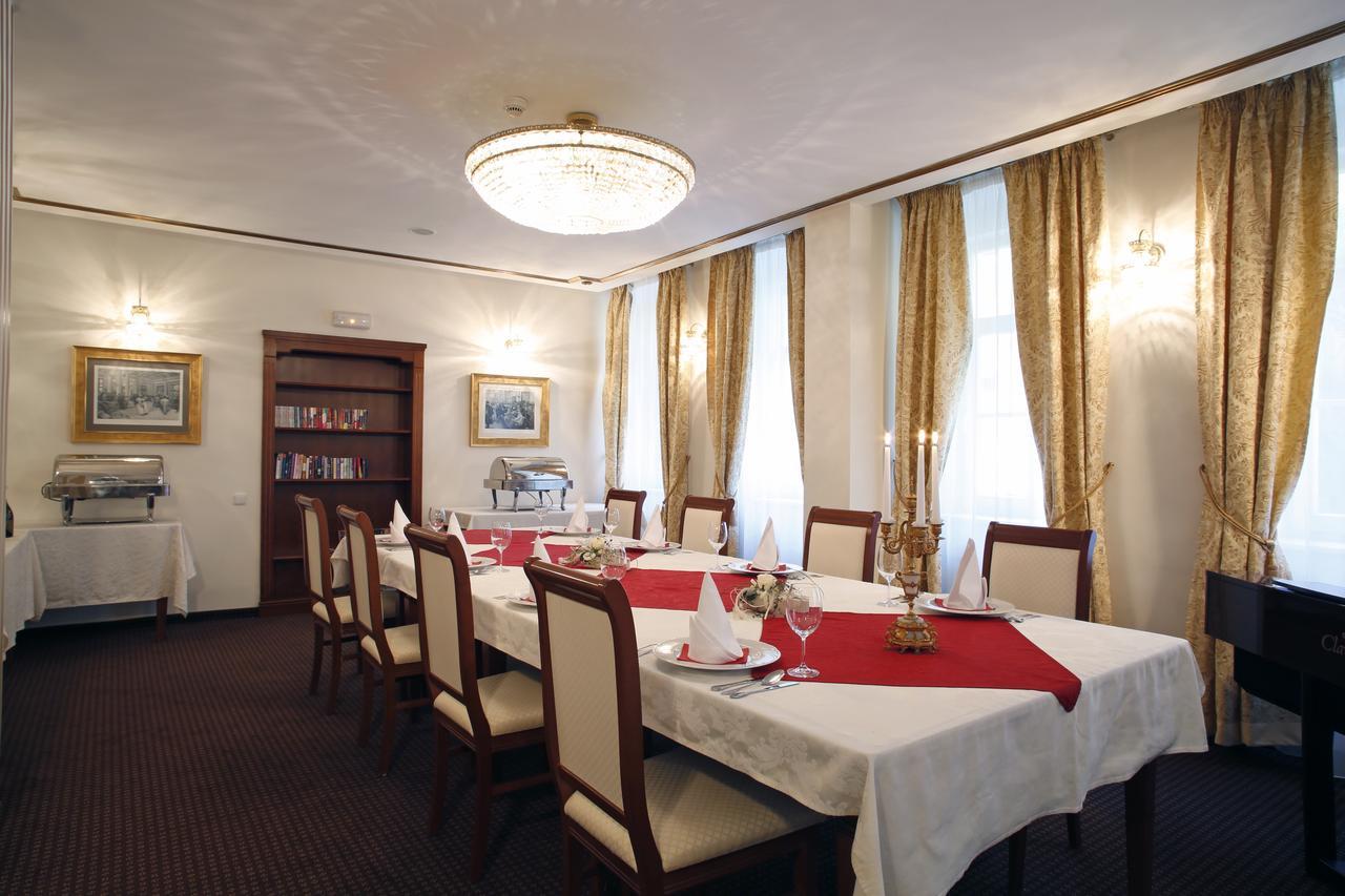Spa Hotel Schlosspark Κάρλοβι Βάρι Εξωτερικό φωτογραφία