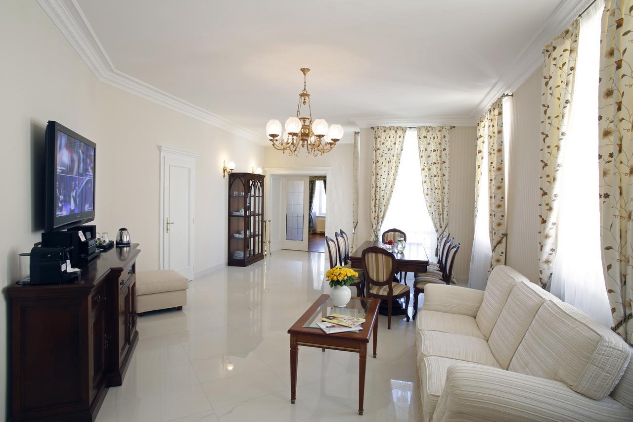 Spa Hotel Schlosspark Κάρλοβι Βάρι Εξωτερικό φωτογραφία