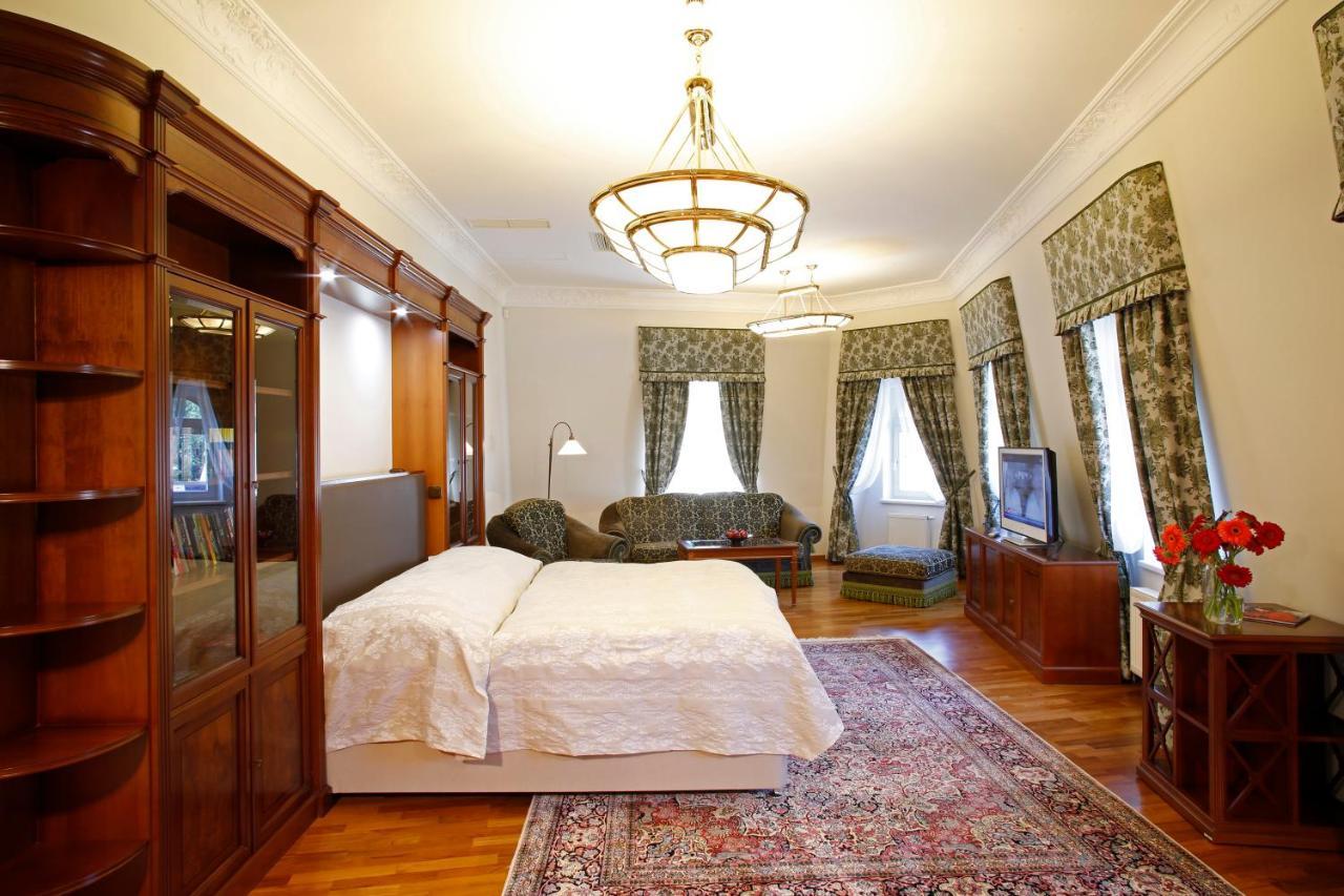 Spa Hotel Schlosspark Κάρλοβι Βάρι Εξωτερικό φωτογραφία