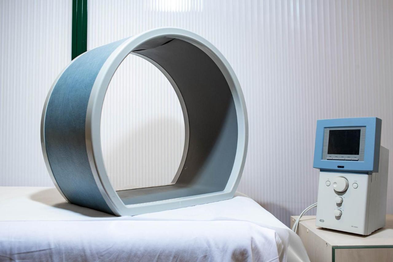 Spa Hotel Schlosspark Κάρλοβι Βάρι Εξωτερικό φωτογραφία