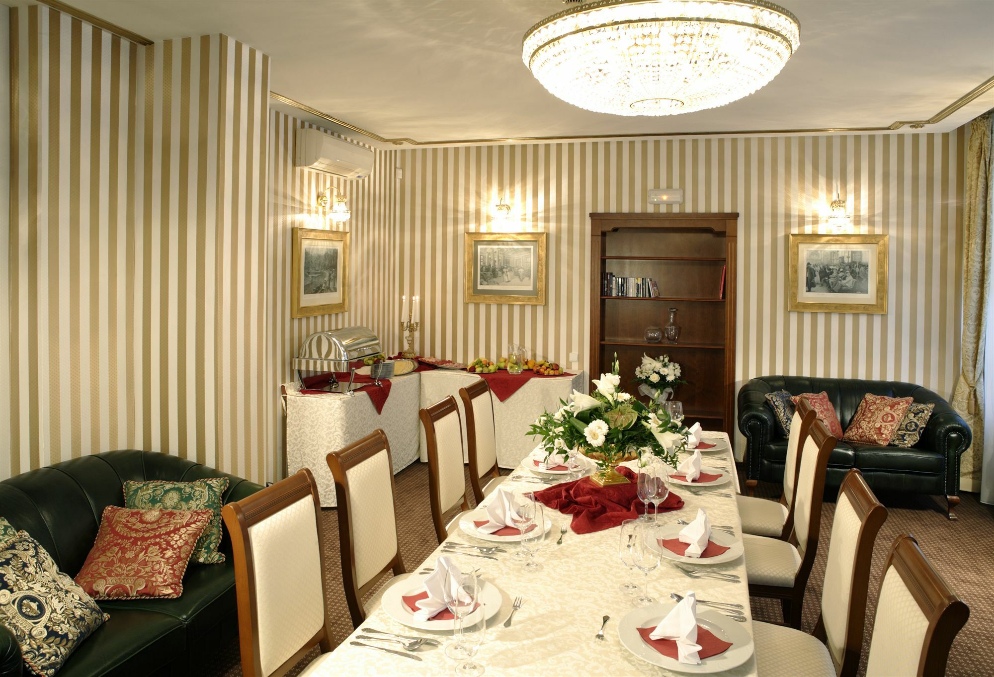 Spa Hotel Schlosspark Κάρλοβι Βάρι Εξωτερικό φωτογραφία